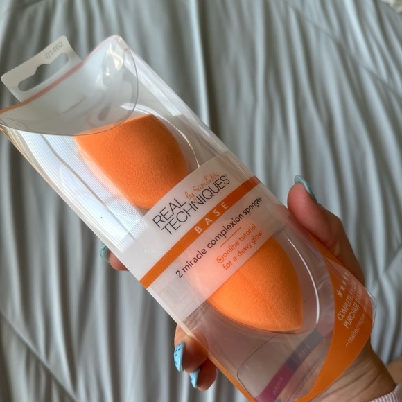 Real Techniques 2 Complexion Makeup 3-in-1 Sponges Orange - Picture 2 of 4